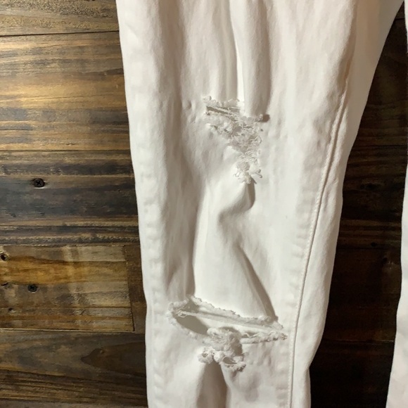 Fashion Nova Distressed White Jeans sz 7. - Picture 6 of 13